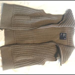 American Eagle Knit Vest